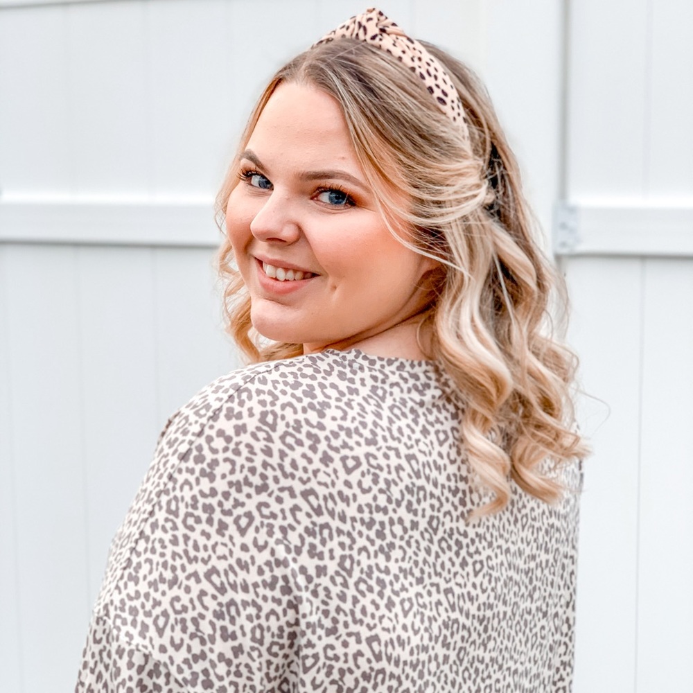Meet your Posher, Caitlin